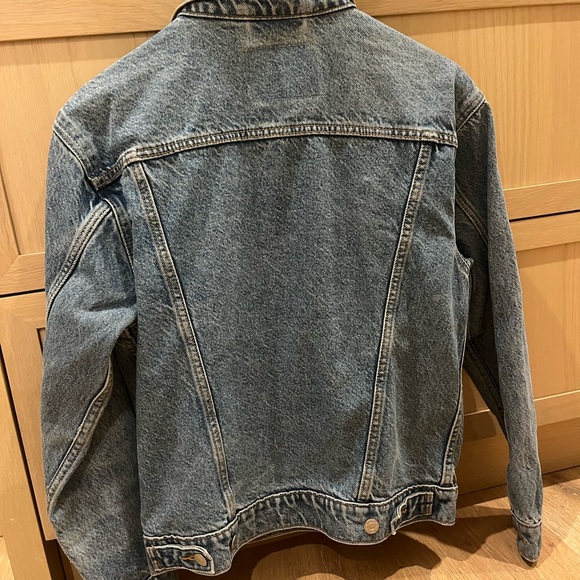 Levi’s trucker Jacket size small - Picture 2 of 2